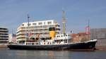 Der 1938 gebaute Dampfeisbrecher WAL (IMO 8862662) an seinem Liegeplatz im Neuen Hafen von Bremerhaven. 19.04.2018