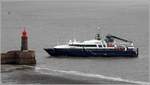 Die DP GALYNA (IMO 9295490) steuert am Abend des 13.06.2018 die Geestemündung von Bremerhaven an. Dieses Offshore-Hotelschiff - vom Schiffsmanager Floatel genannt - ist 70,10 m lang und 13,40 m breit. An Bord stehen 38 Einzel- und zwei Doppelkabinen für den Hotelbetrieb zur Verfügung. Weitere Räumlichkeiten: drei Büroräume, Restaurant, Aufenthaltsraum, Raucherraum, Umkleideraum, Hospital, Fitnesraum und Wäscherei. An Backbord und Steuerbord besteht auf unterschiedlichen Decks die Möglichkeit, von anderen Schiffen überzuwechseln, ebenso kann am Heck ein Crewtender anlegen. Außerdm gibt es eine Ampelman Gangway, die zu beiden Seiten des Schiffes ausgefahren werden kann und bis in eine Höhe von 20,5 m über Wasserlinie an Zugänge von Plattformen oder Windenergieanlagen reicht. Die DP GALYNA fährt unter der Flagge von Malta mit Heimathafen Valletta.