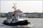 Das Lotsenboot KAPITN STOEWAHSE hat von seiner Liegestelle in der Geestemndung in Bremerhaven abgelegt um zum nchsten Einsatz auf die Weser hinauszufahren. Aufnahmedatum: 07.11.2006