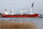 Die BOCS VISION (IMO 9359961) liegt am 12.02.2019 im Fischereihafen II in Bremerhaven. Im Januar hatte ich dieses Schiff noch als JENNIFER H vorgestellt (siehe Bild ID 60144 und 60253). Aber nicht nur der Name wurde geändert, das Schiff wurde auch umgeflaggt. Es fährt jetzt unter der Flagge Portugals mit Heimathafen Madeira.