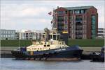 Die 2016 gebaute SVITZER RAN (IMO 9760847) liegt an der Schlepperpier in Bremerhaven. Sie ist 24 m lang und 12 m breit, die beiden Maschinen leisten zusammen 4.200 kW und verleihen dem Schlepper einen Pfahlzug von 62 t. Heimathafen ist Esbjerg (Dänemar). 09.04.2019