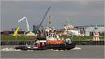 Die 2008 gebaute BUGSIER 5 (IMO 9376206) ist in Bremerhaven unterwegs. Der Schlepper ist 28,00 m lang und 11,50 m breit, hat einen Maschinenleistung von 4.800 kW und einen Pfahlzug von 82,2 t. Heimathafen ist Hamburg. 09.04.2019