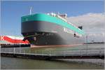 Die 2015 gebaute THALATTA (IMO 9702455) hat im Kaiserhafen II in Bremerhaven festgemacht. Sie ist 199.97 m lang und 36,54 m breit, hat eine GT/BRZ von 75.283, eine DWT von 23.786 t und kann bis zu 8.000 Fahrzeuge transportieren. Heimathafen ist Valletta (Malta). Das Schiff trägt die neuen Farben von Wallenius Wilhelmsen. 15.05.2020