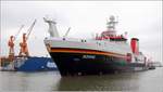 Die 2014 gebaute SONNE (IMO 9633927) sticht von Bremerhaven aus in See Richtung Arktischer Ozean. Sie ist 118,42 m lang und 22,10 m breit, hat eine GTÄ/BRZ von 8.554 und eine DWT von 2.30 t. Heimathafen ist Wilhelmshaven. 18.05.2020