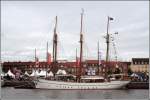 Die 1914 gebaute ANNY VON HAMBURG ist ein 1914 gebauter Dreimast-Gaffelschoner mit Heimathafen Leer. Sie ist 38 m lang, 7 m breit, hat einen Tiefgang von 2,35 m und eine Segelflche von 520 m. Aufgneommen am 28.08.2008 whrend der Ltten Sail in Bremerhaven.