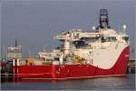 Die 2014 gebaute SIEM MOXIE (IMO 9676216) liegt am 20.09.2014 in Cuxhaven. Dieser Offshore-Versorger ist 74 m lang, 17 m breit, hat eine GT von 4.367 und eine DWT von 2.835 t. Heimathafen ist Kristiansand (Norwegen).