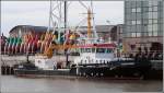 Die 2001 gebaute VOGELSAND ist ein Mess- und Versorgungsschiff des WSA Cuxhaven. Sie ist 33,82 m lang, 8,82 m breit und hat eine GT/BRZ von 251. Sie wird u.a. als Tonnenleger und fr Vermessungs- und Gewsserkundliche Aufgaben eingesetzt. Hier liegt sie am 03.02.2008 am Kai des WSA Cuxhaven.
