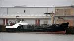 EMSTANK 10 (IMO  6620149) liegt am 19.12.2007 in Cuxhaven. Sie wurde 1966 gebaut, ist fast 35 m lang, 6,20 m breit und hat eine GT/BRZ von 152.