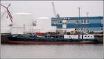Die 1958 gebaute ELBTANK (IMO 8138231) liegt am 19.12.2007 in ihrem Heimathafen Cuxhaven. Sie ist 35,41 m lang, 5,80 m breit und hat eine GT/BRZ von 123.