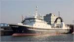 Die 1987 gebaute 3 VI-5-1-14 NUEVO BARCA (IMO 8609357) liegt am 14.01.2018 im Fischereihafen von Cuxhaven. Sie ist 65,50 m lang, 13,01 m breit und hat eine GT/BRZ von 2.165. Heimathafen ist Vigo in Spanien. Früherer Name: VA 200 VESTURVON.