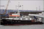 Die 1983 gebaute LUDWIG PRANDTL (IMO 8332320) ist ein Flachwasserforschungsschiff der GKSS Forschungszentrum Geesthacht GmbH. Sie ist 31 m lang, 6 m breit und hat eine GT von 171. Heimathafen ist Hamburg. Hier liegt sie am 15.11.2008 in Cuxhaven.