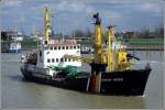 Das Gasschutzschiff GUSTAV MEYER des Wasser- und Schifffahrtsamtes Emden im April 2005 im Hafen von Emden.