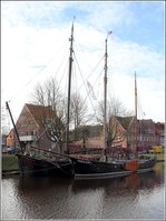 Die FRIESLAND und eine weitere Segelschiff liegen am 10.03.2017 im Falderndelft in Emden.