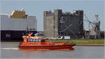 Mit der AHTO-15 ist z.Z. ein Lotsenboot aus Estland vom Typ  Baltic work boat Pilot WP 2000  in Emden für die Emslotsen im Einsatz. Die Boote dieses Typs sind 20,5 m lang und 6 m breit, verfügen über zwei Volvo Penta Motoren mit je 479 kw. Heimathafen ist Tallin (Estland). Ob die Eignung dieses Bootstyps für die örtlichen Bedingungen getestet werden oder der Einsatz einen anderen Hintergrund hat, ist mir nicht bekannt. 23.06.2020