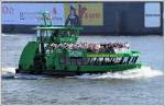Die Hafenfhre  Tollerort , wirbt fr das Musical  Tarzan ,  auf der Elbe in Hamburg am 19.09.2009