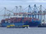 Ein Containerschiff im Hamburger Hafen. Bild vom 04.10.2006