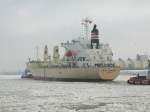 Hamburg a 12.1.03 - WILD JASMINE, hier einlaufend, ist Baujhr 98 und ein  Refrigerated Cargo Ship .