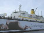 Hamburg,18.5.04 - Blohm u Voss mit BERKANE im Dock 11.
Berkane ist eine RoRo Fhre und macht das Mittelmeer zwischen Spanien u Nordafrika unsicher:-)1700 Passagiere u 500 Autos knnen mit.