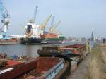 24.3.10 i Hamb: CCNI MAGALLANES im Sdwesthafen.