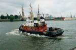 Hamburg i den 90igern, BUGSIER 9 legt von den Landungsbrcken ab.
2001 nach Spanien verkauft.
