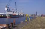 Hamburg Sd-West-Hafen, - der Massengutfrachter  SUNRISE ist Baujahr 2009,mit 37.268tdw.