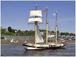 Der Drei-Mast-Topsegelschoner  Svaensborgh  am 7.05.2011 Im Hamburger Hafen (822.Hafengeburstag).