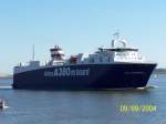 Die  Ville de Bordeaux  in Hamburg auf der Elbe.Das Schiff ist 154 Meter lang und 24 Meter breit, das Frachtdeck hat eine Flche von 6720 Quadratmetern.