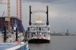 HAMBURG, 13.06.2008, MS Louisiana Star, ein als Schaufelraddampfer gestaltetes Ausflugsschiff für Hafenrundfahrten