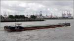 Die 2007 gebaute SOPHIA SORAYA (ENI 04805900) ist am 23.05.2013 in Hamburg Elbe abwrts unterwegs. Sie ist 97,5 m lang, 13,6 m breit und hat eine Tonnage von 2.002 t. Heimathafen ist Brunsbttel.