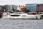 Luxusyacht  Lady M , 28 kts, Baukosten 45 Mill. ¤, im Hamburger Hafen - 14.07.2013