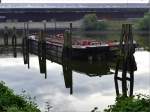 Frachtkhne an den Duckdalben im Moldauhafen von Hamburg. Aufnahmedatum 2013-08