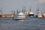 Raddampfer  Louisiana-Star  auf der Elbe im Hamburger Hafen - 12.07.2013