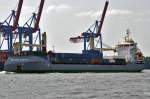 Containerfrachter  Vectis Castle , 7.168 BRT,  im Hamburger Hafen - 13.07.2013