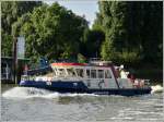 Das Motorboot des Hafenkapitns bei der Ausfahrt aus der Schleuse, welche das Versanden des Hafenbeckens verhindern soll, auf Kontrollfahrt durch das Hafengebiet. 17.09.2013