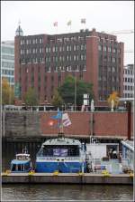 Die FLUSSSCHIFFERKIRCHE liegt im Hamburger Binnenhafen. 11.10.2013