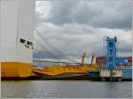 RoRo Auto & Container Frachter  Grande Brasile  mit Passagier Kabinen, Bj 1997,Flagge Gibraltar, IMO 9198123, MMSI 236543000, L 214 m, B 32.3 m, Geschw. 21 kn, zusehen ist hier die Verladerampe fr Fahrzeuge und Rollcontainer.  19.09.2013