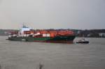 BELLA SCHULTE  Containerschiff   Elbe - Finkenwerder / Rüschpark    6.12.2013   an der Leine wegen des Sturm s 