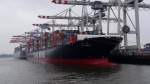 YM  UBIQUITY      Containerschiff   Hamburg-Hafen      8.12.2013      335.00 x 42,80 m