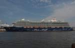 Mein Schiff 3, ein Kreuzfahrtschiff von Tui-Cruises steht in Hamburg zur Taufe am 12.06.2014 bereit.
Am 09.06.2014 vor dem Crusis Terminal gesehen. Technische Daten: L. 295m, B. 35,80m, fhrt unter der Flagge von Malta, wurde in Turku / Finnland gebaut,  Passagiere 2506, und 1000  Cruw-Mitgieder aus 50 Lndern
