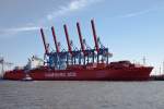 Die Santa Cruz am Containerterminal Burchardkai - Hamburger Hafen  Aufgenommen: 24.03.2013