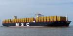 MSC Zoe. Auf der Elbe bei Grünendeich. Erstanlauf und Taufe in Hamburg.Am 02.08.2015 größtes Containerschiff Welt. Länge:	396.0m	Breite: 59.0m GRT:	192237