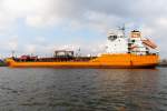 Der Tanker  Acquamarina  IMO:9268631, im Hamburger Hafen...
