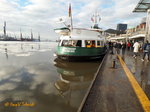 KIRCHDORF (ENI 05100560), Typschiff IIIc,  am 9.1.2016, Hamburg, Elbe, Landungsbrücken, Spiegelung des Schiffes  in der spiegelglatten Elbe  /    Hafenfähre / Lüa 30,18 m, B 8,14 m, Tg