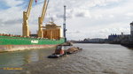 SALMO (ENI 04801550) am 3.5.2016, im Schubverband mit einer mit Sand beladenen Schute, Hamburg, Steinwerder Hafen /  Schubschlepper / Lüa 15,72 m, B 4,95 m, Tg 2,3 m / 1 Diesel, 357 kW (485 PS),
