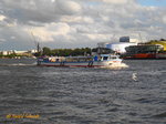 KLEIN ERNA (ENI 04804610) am 5.8.2016, Hamburg, Elbe Höhe Neumühlen /

Fahrgastbinnenschiff / Rainer Abicht  Elbreederei / Lüa 34,87 m, B 6,67 m, Tg 1,15 m / 1 Diesel 190 kW / 220 Pass. / Baujahr: 2006 bei  Behrens GmbH, HH-Finkenwerder
