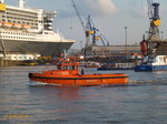 HANS (ENI 4305670) am 27.5.2016, Hamburg, Elbe vor den Landungsbrücken /  Festmacherboot / Verdrängung 16,3 t / 1 Diesel, MAN 177 PS, 9 kn, Pfahlzug 1,8 t, / gebaut 1988 bei Hans Boost,