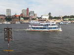 HANSE STAR (ENI 04802280)  am 1.9.2016, Hamburg, Elbe Höhe Landungsbrücken  /
Ex Name: OLYMPIC STAR (bis Oktober 2014) / 

Binnenfahrgastschiff / Lüa 34,26 m, B 10,27 m, Tg 1,5 m / 1 Diesel 348 kW, 1 Schottel SRP 200 / 250 Pass. / 2002 bei Tangermünde, Werft Genthin / Eigner: Rainer Abicht, Hamburg /
