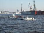 Hamburg,5.11.02: ENA 2 der Fa 'Eckelmann' ist ein Suretanker. Am 28.Juni 04 kollidierte dieses Schiff mit dem Containerschiff PUDONG SENATOR u konnte sich gerade noch in den Petroleumhafen retten, wo es kenterte. Das Schiff hatte Schwefelsure geladen, der Kapitn Alkohol - Es kam zu einem lokalen Fischsterben:-)