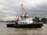 VB RASANT (2) (IMO 9763241) am 31.8.2017 im >Taufkleid<, Hamburg, Elbe, bei der Taufe an den Landungsbrücken / Das VB steht für Vicente Boluda, den Namen des Firmengründers.

Ex-Name: RASANT (2)
Seeschiffsassistenz-Schlepper / Damen ASD 2411 / GT 268 / Lüa 24,47 m, B 11,33 m, Tg 5,54 m / 2 Caterpillar-Diesel, ges. 4.200 kW (5710 PS), 2 Rolls Royce Ruderpropeller (Azimut) US 255, 13 kn, Pfahlzug 71 t / gebaut 2016 bei Damen-Partner Song Thu Shipyard, Da Nang, Vietnam / Eigner: Boluda - Lütgens & Reimers, Hamburg / Flagge: Deutschland, Heimathafen: Hamburg /
