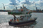 Zollboote GLÜCKSTADT und HELGOLAND im Hafen von Hamburg.